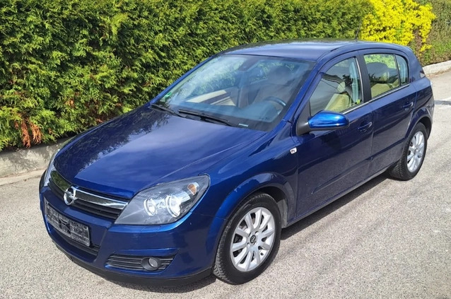 Opel Astra cena 8900 przebieg: 197000, rok produkcji 2005 z Jawor małe 407